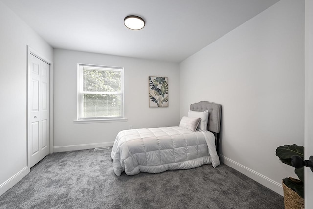 1922 E Iron St, Milwaukee, WI 53207 - carpeted bedroom with baseboards