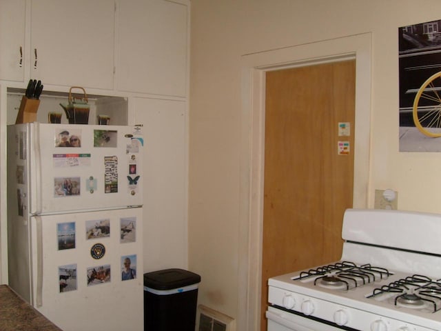 1330 Ceape Ave, Oshkosh, WI 54901 - kitchen featuring white appliances