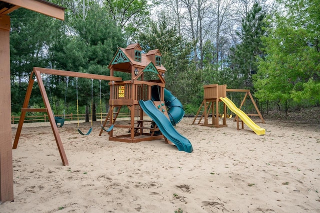 N8275 Woodland Trl, New Lisbon, WI 53950