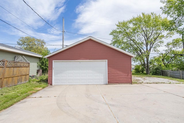 4648 S Kansas Ave Unit 4650, Saint Francis, WI 53235 - view of detached garage