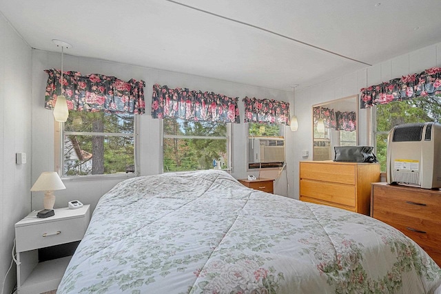 N9578 Dahleen Ln, Crivitz, WI 54114 - bedroom featuring cooling unit
