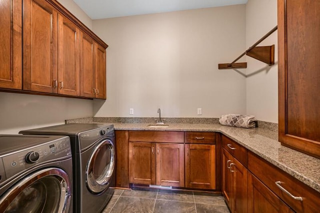 W292S5474 Fox Run Ct, Waukesha, WI 53189 - laundry room featuring washing machine and dryer and cabinet space