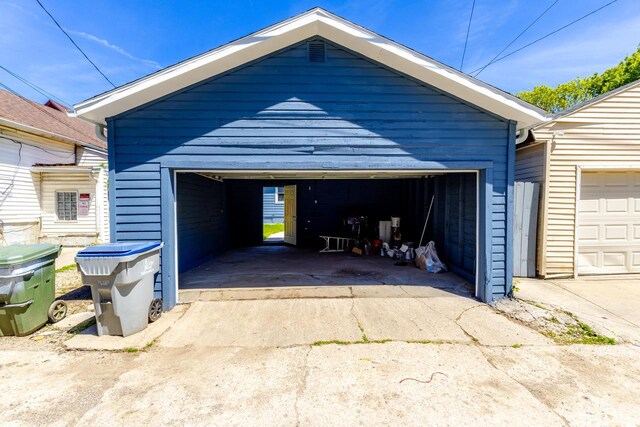 1031 S 15th St, Milwaukee, WI 53204 - view of garage