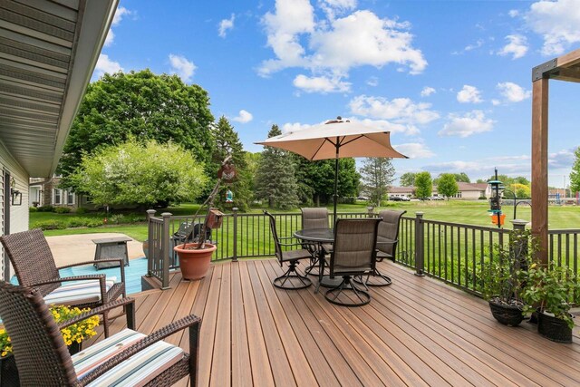 3226 W Twin Willow Ct, Appleton, WI 54914 - deck featuring a yard and outdoor dining space