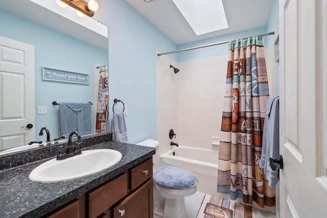 690 Valleyview Ct Unit 35-22, Lake Geneva, WI 53147 - bathroom featuring toilet, vanity, and shower / bathtub combination with curtain