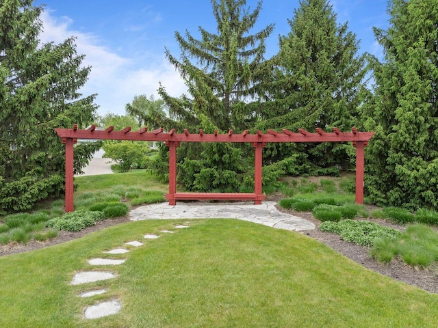 833 Red Hawk Dr, Walworth, WI 53184 - view of grassy yard