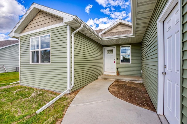 1732 Patriot Way, Neenah, WI 54956 - view of exterior entry with a shingled roof