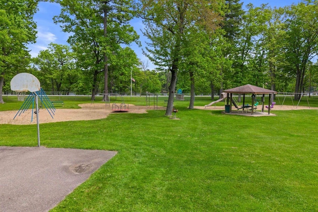1651 4th St, Port Edwards, WI 54469 - view of property's community featuring a gazebo