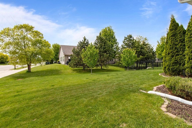 1308 Lavender Ln, Appleton, WI 54915 - view of yard