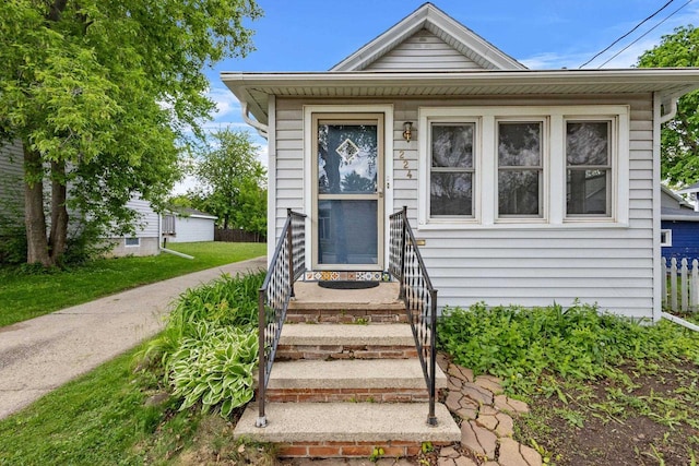 224 E Atlantic St, Appleton, WI 54911 - view of front of house with entry steps