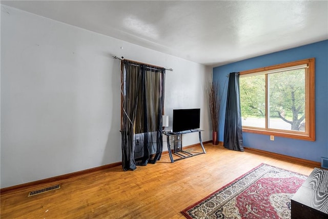623 Starr Ave, Eau Claire, WI 54703 - living room with wood finished floors and baseboards