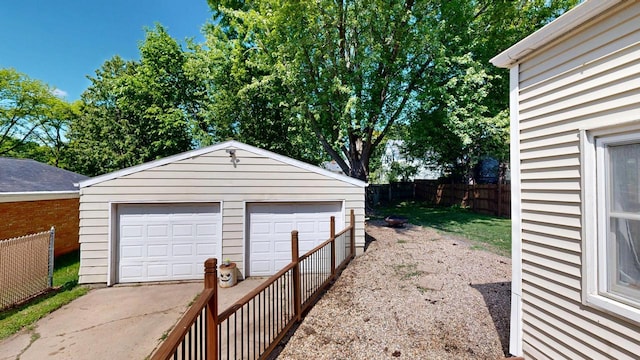 605 Monroe St, Fort Atkinson, WI 53538 - view of detached garage