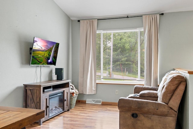554 N Harvard Ave, Endeavor, WI 53930 - living area with wood finished floors and baseboards