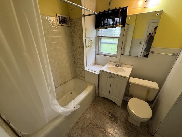 8444 Fish Hatchery Rd, Burlington, WI 53105 - full bath featuring shower / bath combo, toilet, and vanity