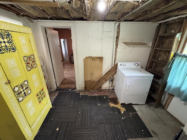 8444 Fish Hatchery Rd, Burlington, WI 53105 - laundry room featuring washer / dryer