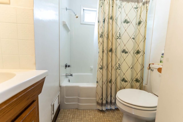 1816 Goodland Ave, Tomah, WI 54660 - full bath featuring shower / bathtub combination with curtain, vanity, and toilet
