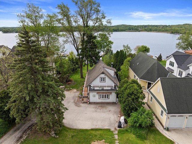 N26W30255 Maple Ave, Pewaukee, WI 53072 - view of subject property featuring a large body of water