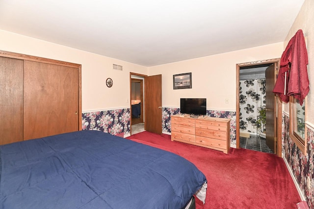 7538 S 74th St, Franklin, WI 53132 - bedroom featuring carpet, a wainscoted wall, and a closet
