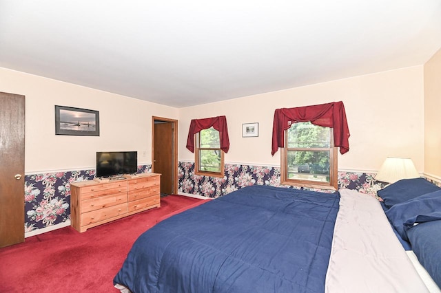 7538 S 74th St, Franklin, WI 53132 - bedroom featuring carpet flooring, wallpapered walls, wainscoting, and baseboards