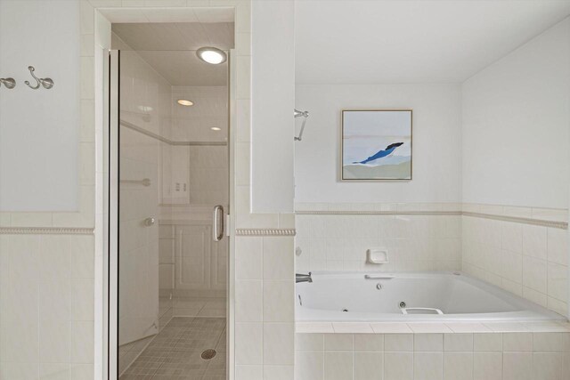4696 N Lake Dr, Whitefish Bay, WI 53211 - bathroom with a whirlpool tub and a shower stall