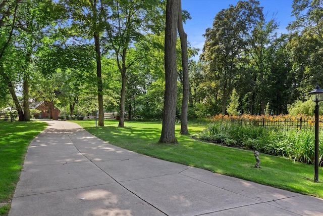 4696 N Lake Dr, Whitefish Bay, WI 53211 - view of property's community featuring a yard