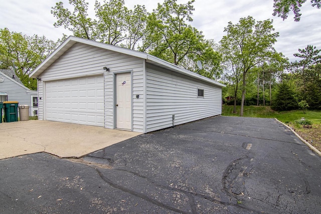 917 Whitewater Ave, Fort Atkinson, WI 53538 - view of detached garage
