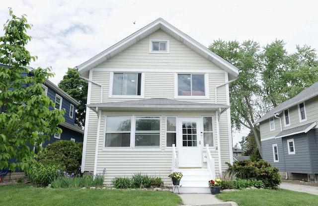 150 S James St, Waukesha, WI 53186 - traditional style home with entry steps and a front yard