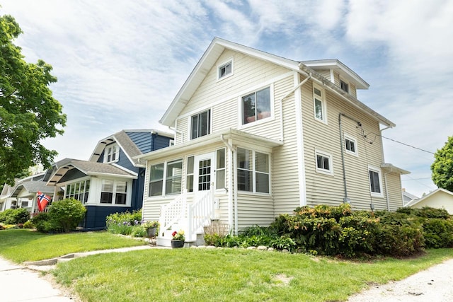 150 S James St, Waukesha, WI 53186 - view of front of property featuring a front yard