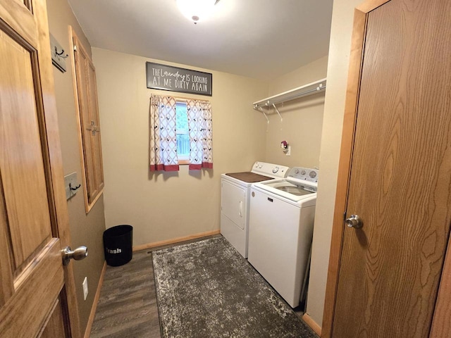 5321 Breezy Pine Dr, Wisconsin Rapids, WI 54494 - laundry area featuring independent washer and dryer, wood finished floors, and baseboards