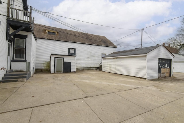 2601 S 8th St Unit 2605, Milwaukee, WI 53215 - view of detached garage
