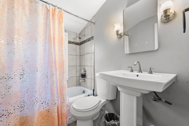 4131 N 41st St, Milwaukee, WI 53216 - bathroom with toilet and shower / bath combination with curtain
