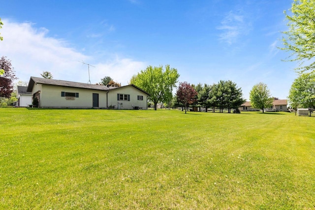 557 Center St, Berlin, WI 54923 - view of green lawn