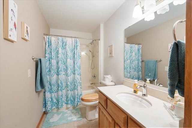 119 Summit Ct, Columbus, WI 53925 - full bath featuring vanity, tile patterned floors, toilet, and shower / tub combo with curtain
