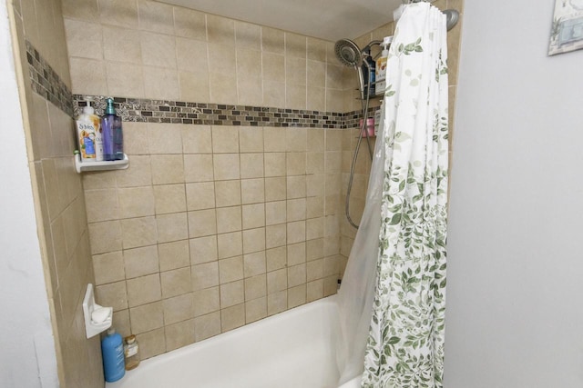 10065 S Cindy Ln, Oak Creek, WI 53154 - bathroom featuring shower / bath combo with shower curtain