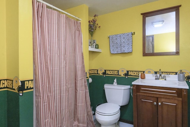 10065 S Cindy Ln, Oak Creek, WI 53154 - bathroom featuring vanity, toilet, and curtained shower