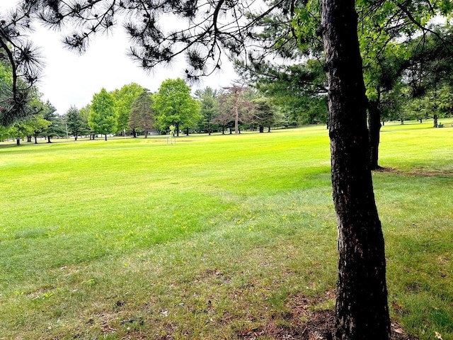 2621 Golf Course Rd, Wisconsin Rapids, WI 54494 - surrounding community with a yard