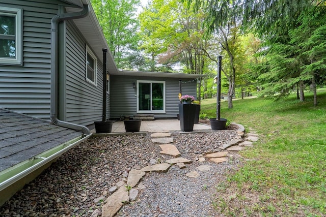 503 N 43rd Ave, Wausau, WI 54401 - view of grassy yard featuring a patio
