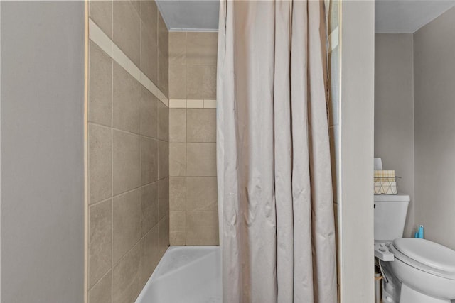 768 Reed St, Neenah, WI 54956 - full bath with toilet and shower / tub combo with curtain