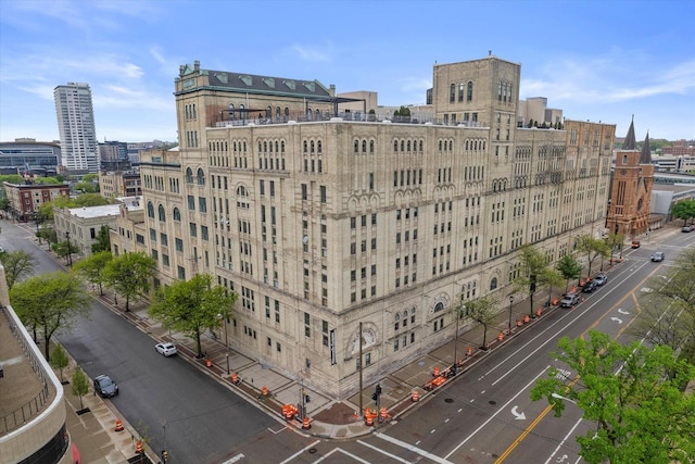 270 E Highland Ave Unit 1031, Milwaukee, WI 53202 - view of property with a city view