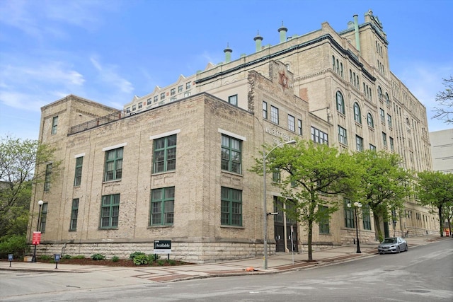 270 E Highland Ave Unit 1031, Milwaukee, WI 53202 - view of building exterior