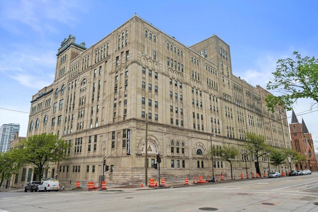 270 E Highland Ave Unit 1031, Milwaukee, WI 53202 - view of building exterior