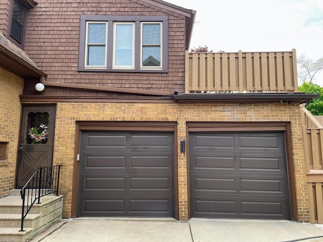 620 W Rock Pl, Glendale, WI 53209 - garage featuring driveway