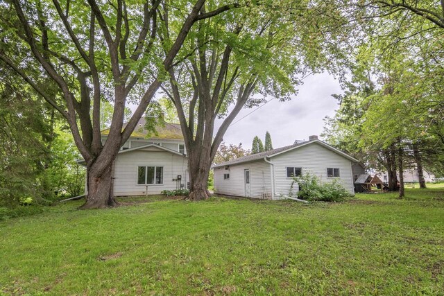 305 N 1st St, Colby, WI 54421 - view of green lawn