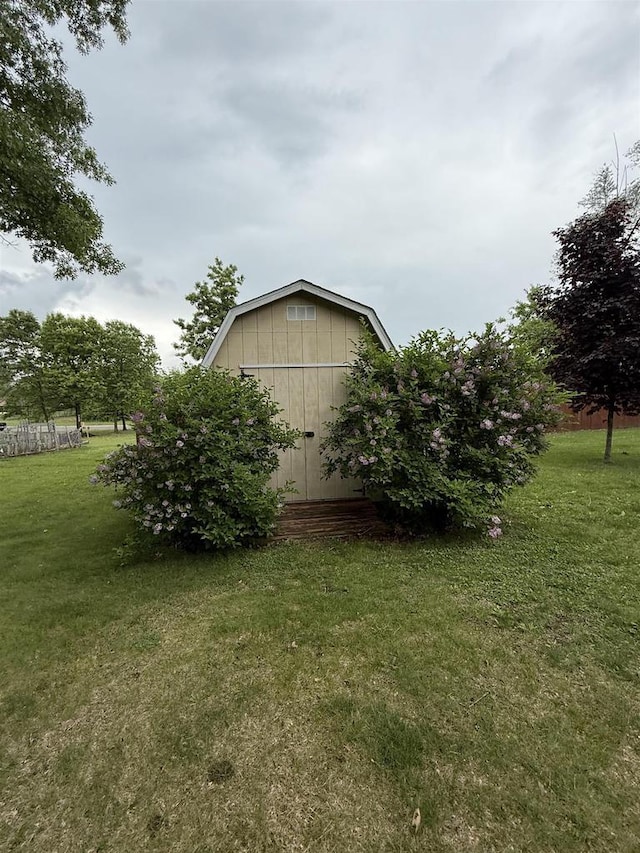 121 Doc Mac Dr, Boscobel, WI 53805 - view of grassy yard featuring an outdoor structure