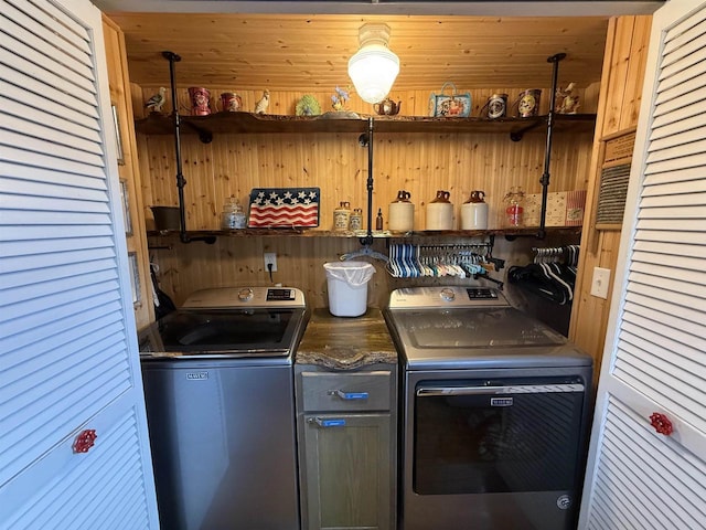 2320 16th Ave, Menominee, MI 49858 - washroom featuring separate washer and dryer