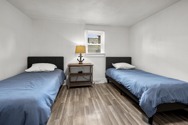 3531 N Richmond St, Appleton, WI 54911 - bedroom featuring wood finished floors and baseboards