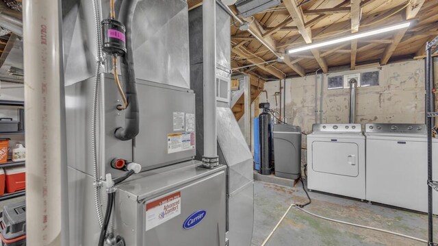 5515 Evergreen Dr, Sheboygan, WI 53081 - utilities featuring washer and dryer and heating unit