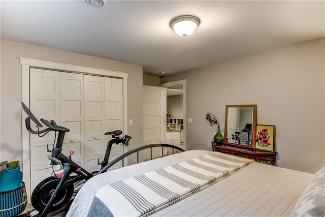 4567 Springfield Dr, Eau Claire, WI 54701 - bedroom featuring a closet