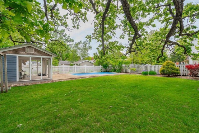 963 W Highland St, Whitewater, WI 53190 - view of yard with an outbuilding