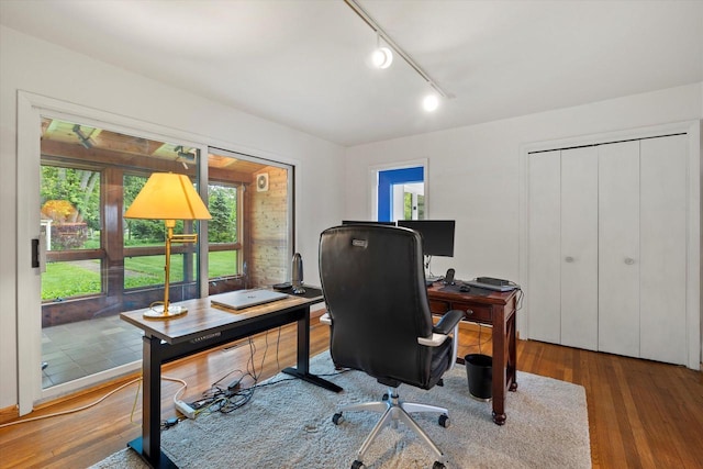 N60W39640 Mary Ln, Oconomowoc, WI 53066 - office space with wood finished floors and track lighting